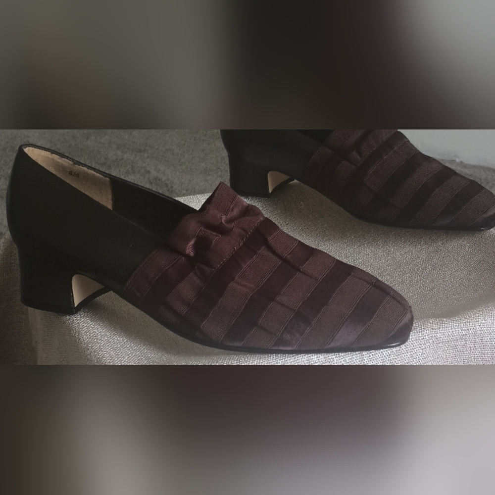 Dress shoe